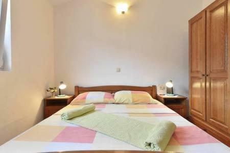 Apartment Mlikotic