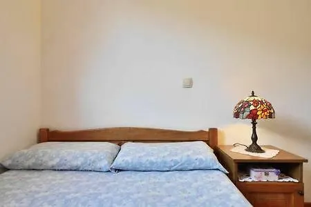 Apartmani Mlikotic Dugi Rat Exterior photo